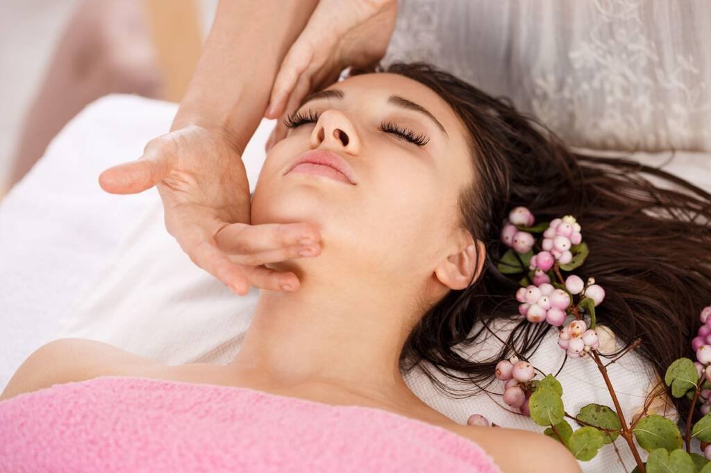 Scalp & Facial Massage